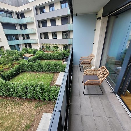 Newly Built Apartment With Balcony, Ac And Free Indoor Garage 프라하 외부 사진